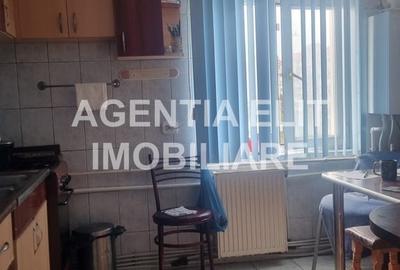 Apartament cu 3 camere decomandat în Ultracentral