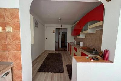 Apartament cu 2 camere decomandat în Obor