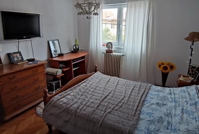 Casă cu 5 camere cu Teren 80 Mp în Orșova
