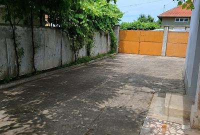 Casă cu 4 camere în Central - 2