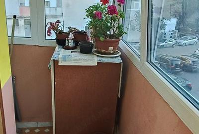 Apartament cu 2 camere decomandat în Sud