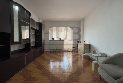 Apartament cu 3 camere decomandat, mobilat în Sud