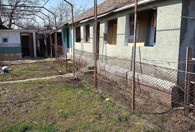 Casă cu 1 camere cu Teren 650 Mp în Cartojani