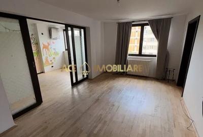 Apartament cu 4 camere în Crângași