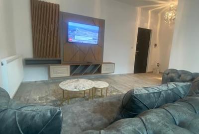 Apartament cu 2 camere semidecomandat în Valea Adâncă