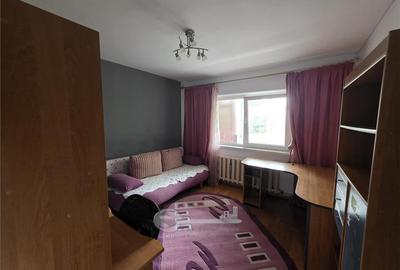 Apartament cu 3 camere decomandat, mobilat în Nicolina - 7