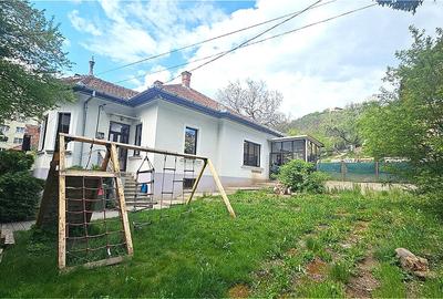 Casă individuală cu 3 camere cu Canalizare în Grigorescu - 2