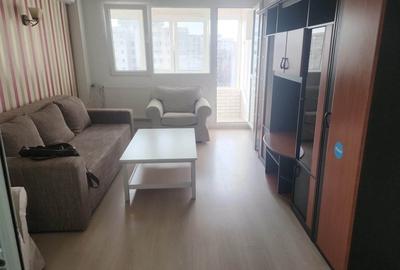 Apartament cu 3 camere decomandat în Drumul Taberei