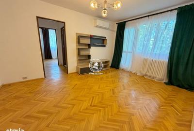 Apartament cu 3 camere în Podu Roș