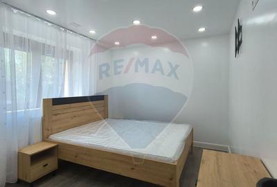 Apartament cu 3 camere semidecomandat, mobilat în Micro 40 - 6