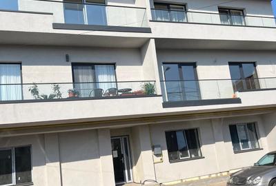 Apartament cu 3 camere decomandat în Sud