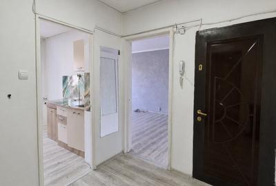 Apartament cu 3 camere decomandat în Rahova