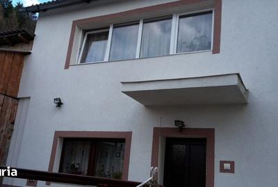 Casă cu 3 camere cu Teren 44 Mp în Central - 10
