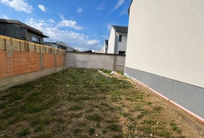 Casă cu 3 camere cu Canalizare în Exterior Sud