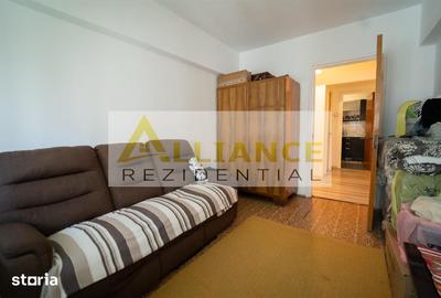 Apartament cu 3 camere decomandat în Tineretului