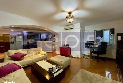 Apartament cu 3 camere decomandat în Drumul Sării