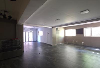 Spațiu comercial, de 80 mp, în Florești
