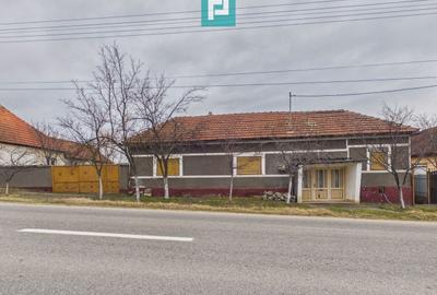 Casă individuală cu 5 camere cu Canalizare în Cuied