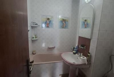 Apartament cu 3 camere semidecomandat în Craiovei - 3
