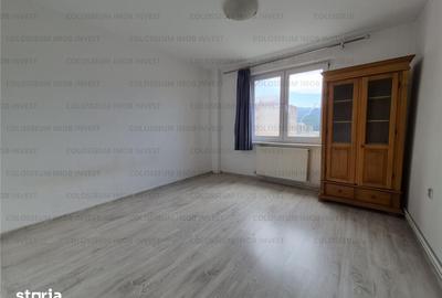 Apartament cu 2 camere decomandat în Tractorul - 2