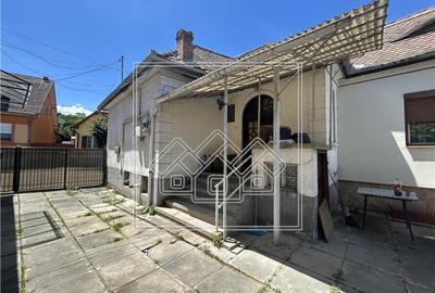Casă individuală cu 2 camere cu Teren 100 Mp în Piața Cluj - 2