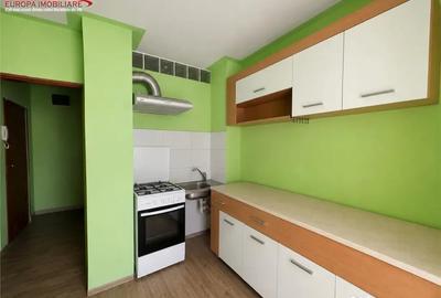 Apartament cu 2 camere decomandat în E3 - 4