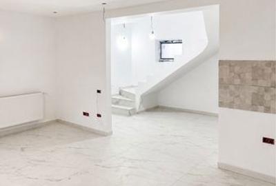 Casă cu 3 camere cu Teren 100 Mp în Central