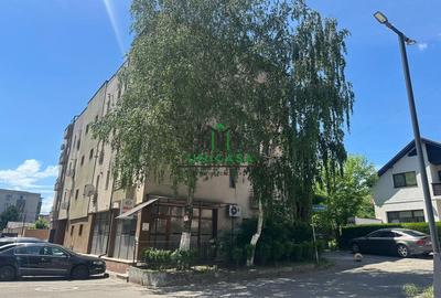 Apartament cu 3 camere decomandat, mobilat în Nord