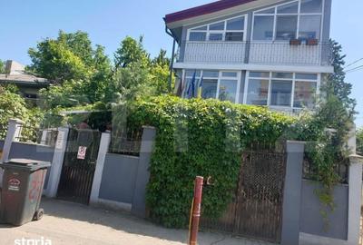 Casă cu 8 camere cu Teren 420 Mp în Central
