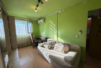 Garsonieră decomandată în Lipovei