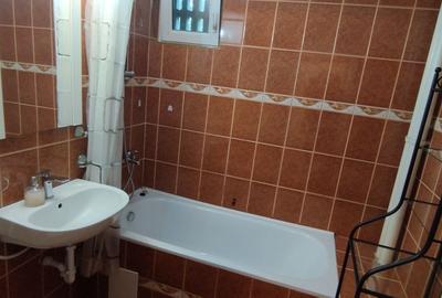 Apartament cu 2 camere decomandat în Medicină
