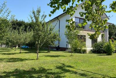 Casă cu 10 camere cu Teren 1140 Mp în Bascov - 1