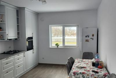 Casă cu 3 camere cu Teren 250 Mp în Central