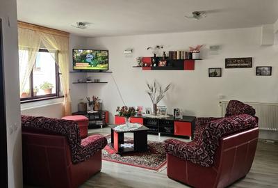 Casă cu 4 camere în Exterior Vest