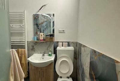 Casă cu 2 camere decomandat în Semicentral