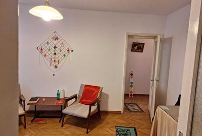 Apartament cu 3 camere decomandat în Popoveni - 2