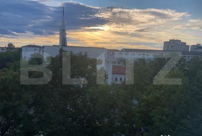 Apartament cu 3 camere decomandat în Central