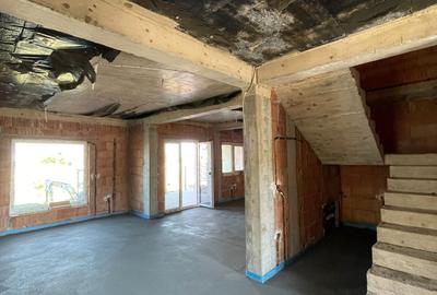 Duplex cu 5 camere cu Canalizare în Moșnița Nouă - 2
