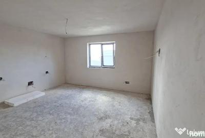 Casă cu 5 camere cu Teren 420 Mp în Albota