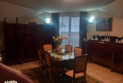Casă cu 9 camere cu Teren 120 Mp în Central - 11