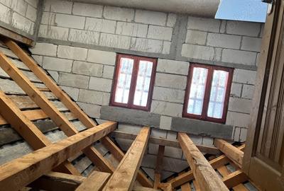 Casă cu 7 camere cu Teren 2650 Mp în Colțești - 2