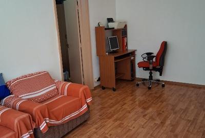 Apartament cu 2 camere semidecomandat în Baba Novac