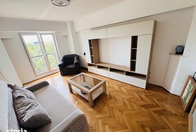 Apartament cu 3 camere decomandat, mobilat în Tei
