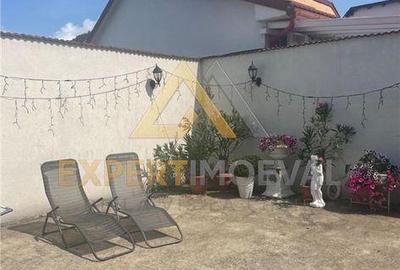 Casă cu 4 camere cu Teren 282 Mp în Central - 2