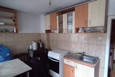 Casă cu 3 camere cu Teren 700 Mp în Central
