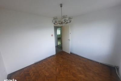 Apartament cu 4 camere în Semicentral