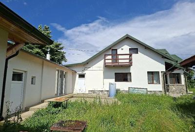 Casă cu Teren 1405 Mp în Urleta - 2