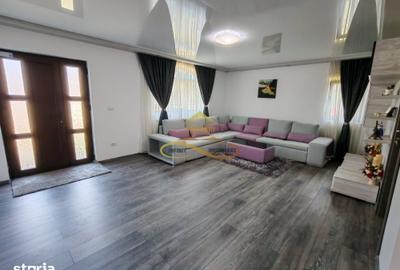 Casă cu 4 camere cu Teren 1009 Mp în Răcăciuni