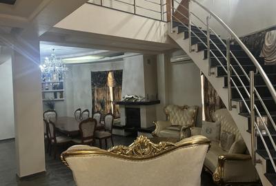Casă cu 6 camere cu Teren 1000 Mp în Central