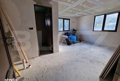 Casă cu 7 camere cu Teren 1000 Mp în Mărișel